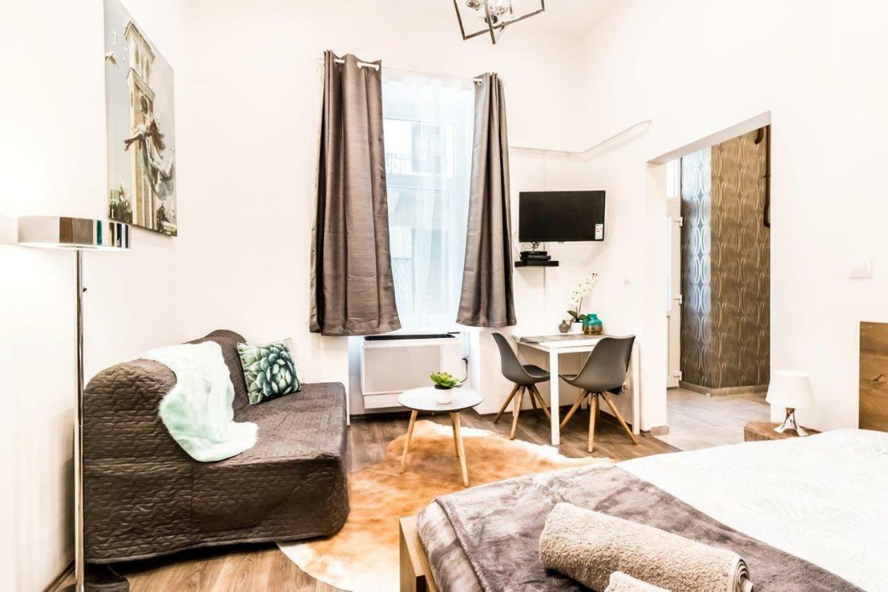 Amazon Apartment Near The Famous Party Boulevard Будапеща Екстериор снимка